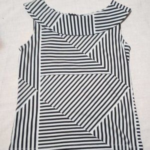 Rafaella Geometric Black and White Round Neck Top